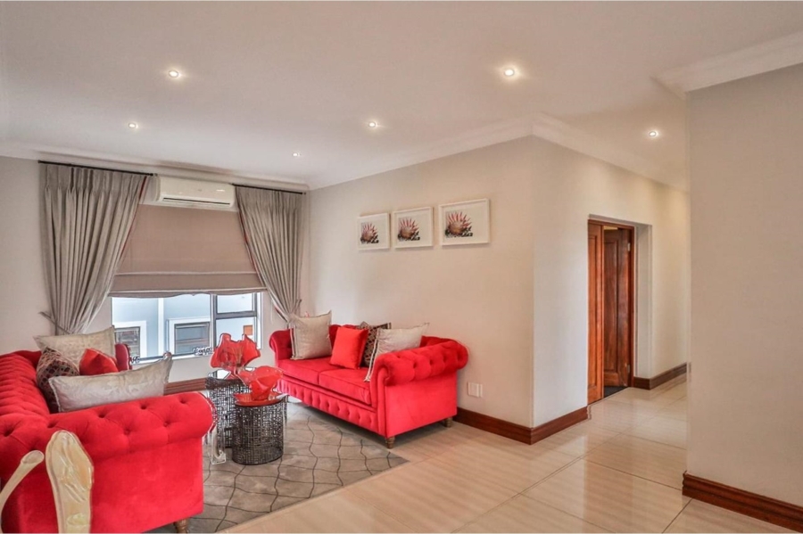 6 Bedroom Property for Sale in Birdwood Estate North West
